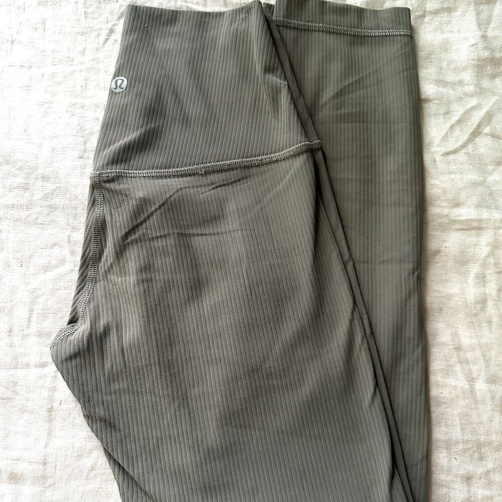 lululemon Align™ Ribbed High-Rise Crop 23" (Colour: Carbon Dust)